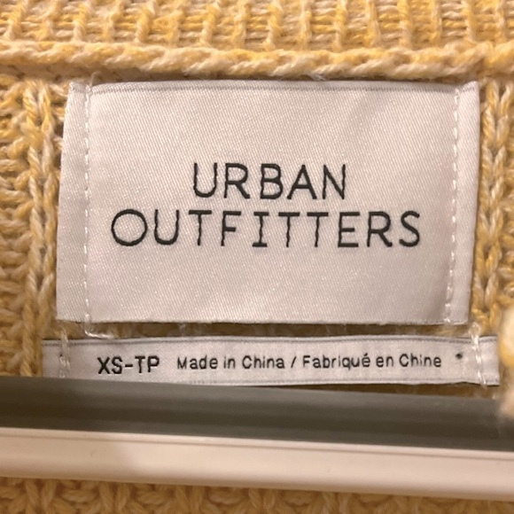 Urban Outfitters Finlay Ribbed Cropped Henley Top - Picture 4 of 5
